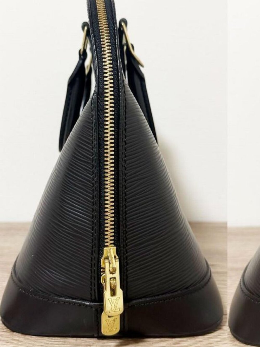 Louis Vuitton Epi Alma PM Handbag Noir Black Leather - Picture 6 of 13